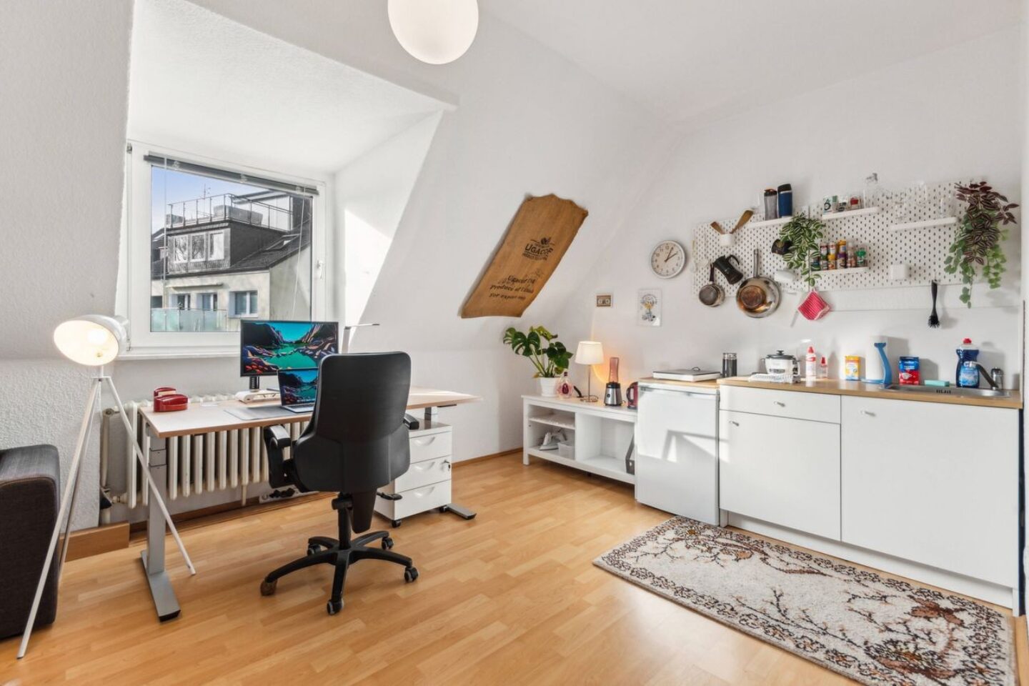 Bruno studio, main room